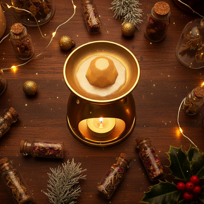 Bougie parfumée en cire végétale de colza et coco dans un décor d’atelier apothicaire.