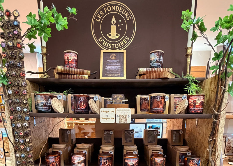 Les Fondeurs d'Histoires, marque artisanale française de bougies parfumées et objets sensoriels. Découvrez nos créations inspirées des cabinets d'apothicaire, du dark academia et du storytelling, fabriquées à la main avec des fragrances raffinées et des matières premières de qualité.
