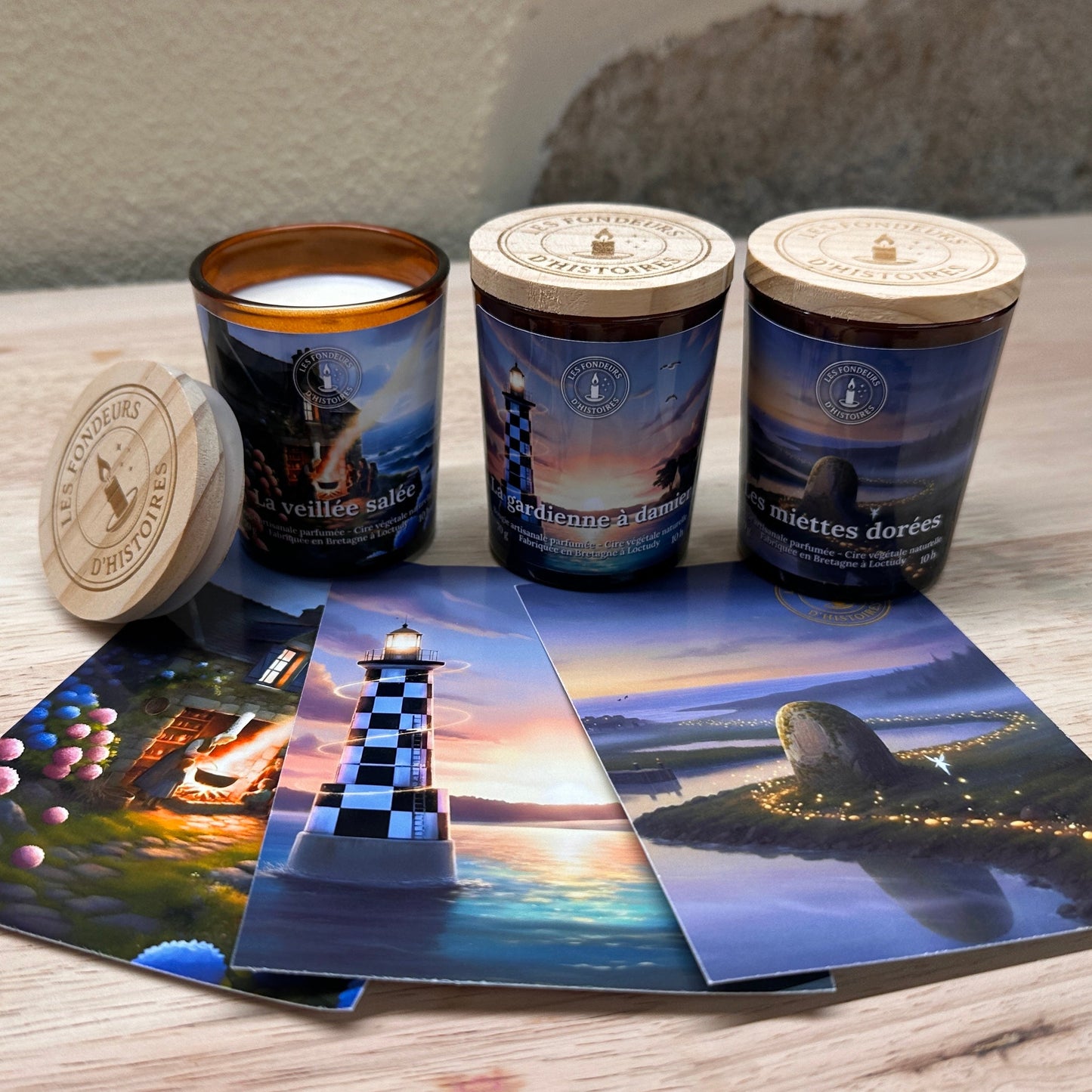 Coffret bougies artisanales dans atelier apothicaire ambiance chaleureuse et vintage